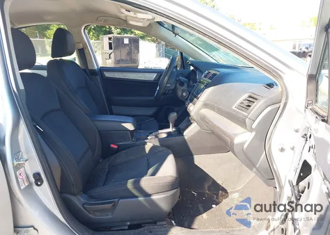 2019 Subaru Legacy 2.5I z USA, uszkodzony, nr VIN 4S3BNAB61K3019403